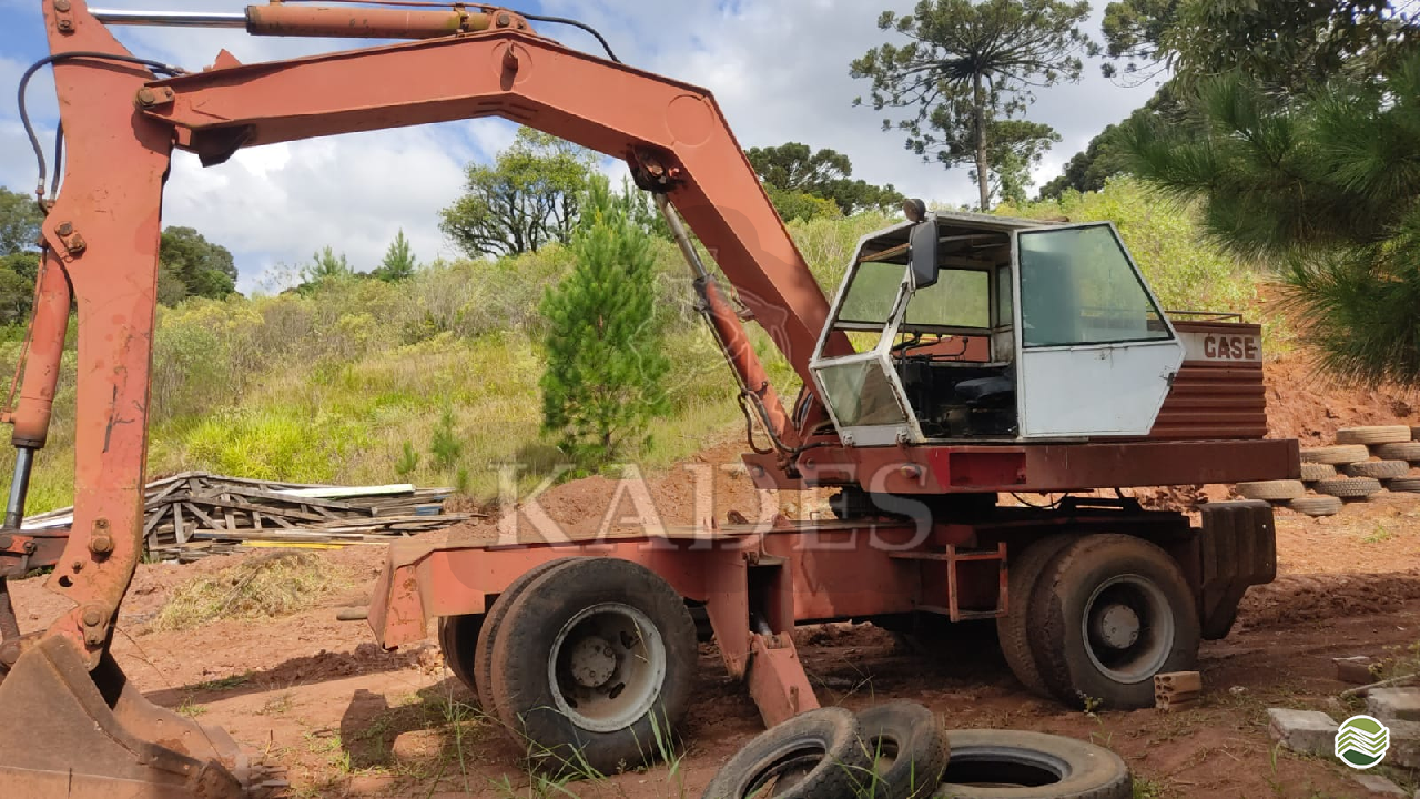 ESCAVADEIRA CASE 8030 Kades Central De Máquinas CACADOR SANTA CATARINA SC